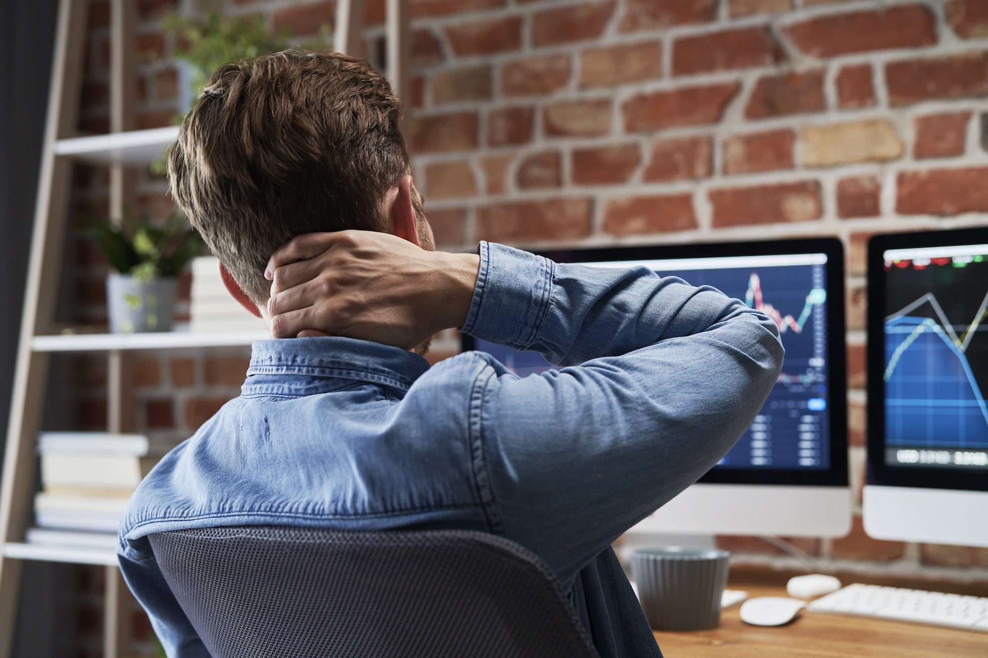 Working man has pain of neck